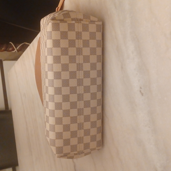 Authentic graceful - Picture 8 of 12